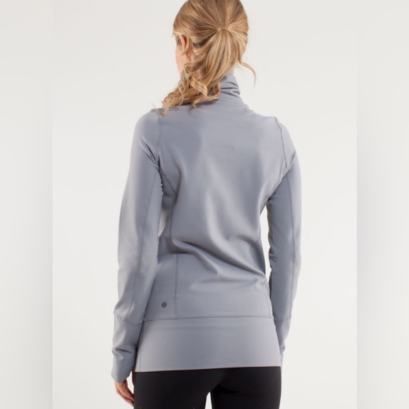 Lululemon In Stride Jacket
Fossil / Wee Are From Space Coal Fossil Size 6 - Picture 3 of 17